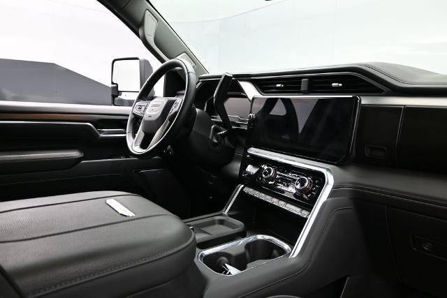 Used 2025 GMC Sierra 2500 Denali AWD/4WD image 14