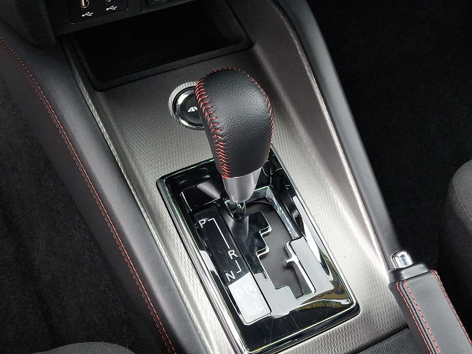 Used 2025 Mitsubishi Outlander Sport LE AWD/4WD image 14
