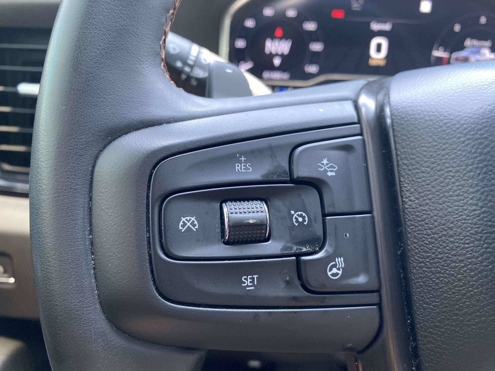 Used 2023 GMC Sierra 1500 AT4 w/ Technology Package AWD/4WD image 21