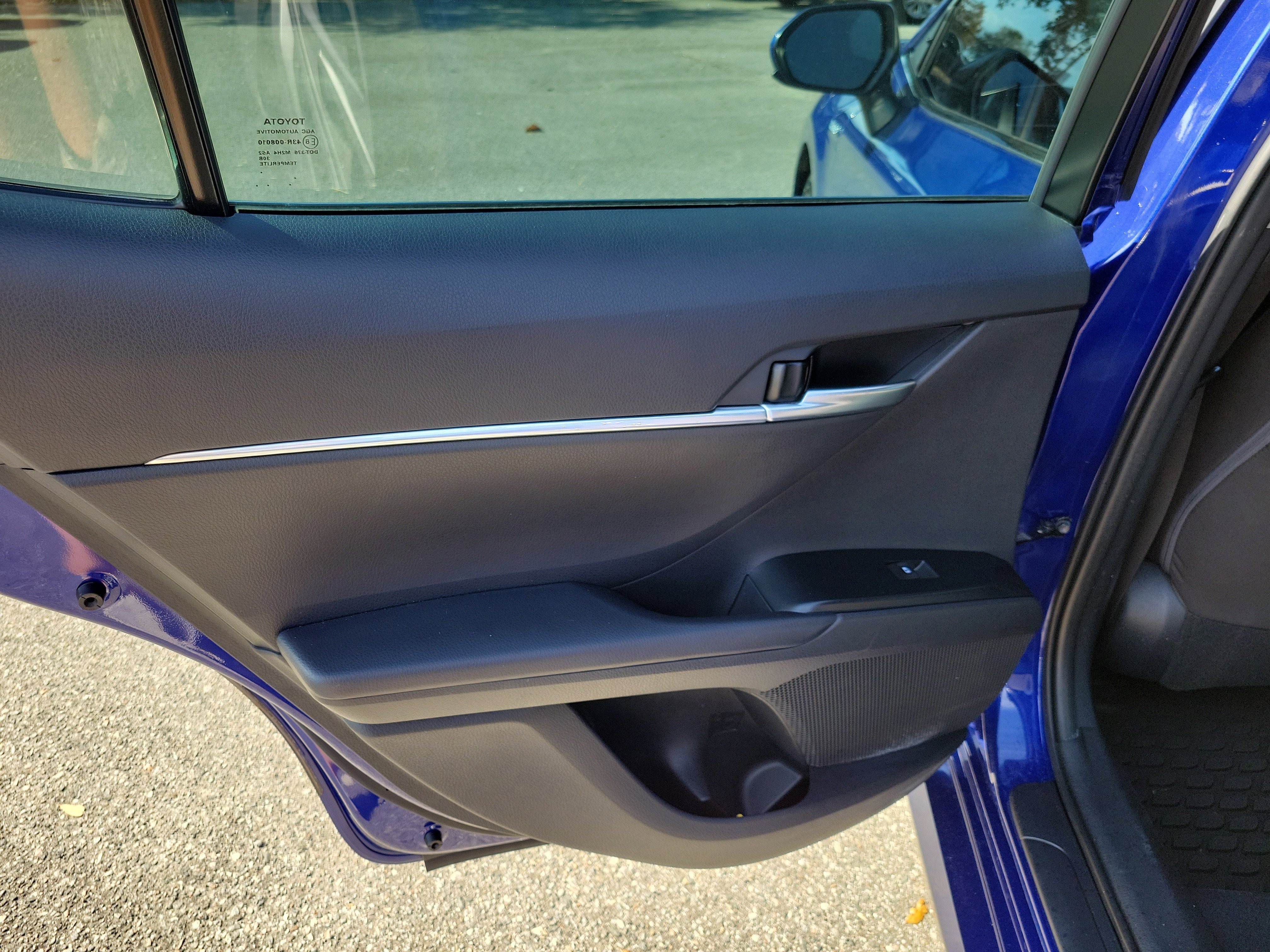 Used 2018 Toyota Camry LE image 24