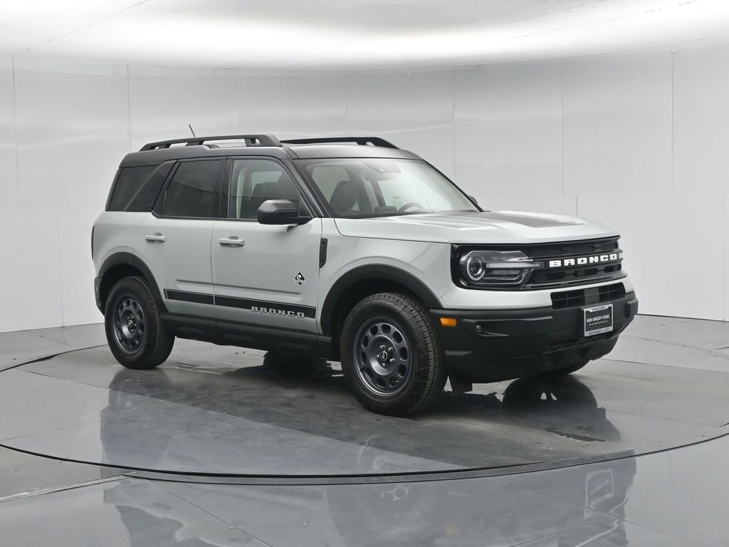 Certified 2024 Ford Bronco Sport Outer Banks w/ Tech Package image 3