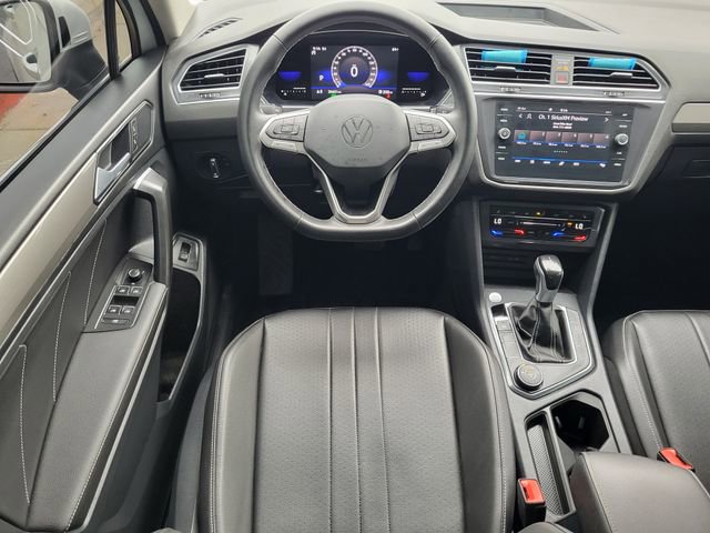 Used 2022 Volkswagen Tiguan SE w/ Panoramic Sunroof Package AWD/4WD image 29