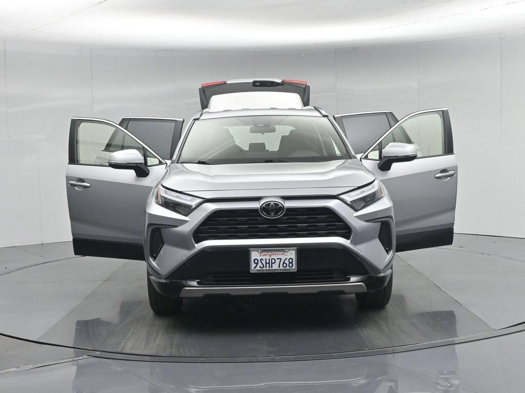 Used 2025 Toyota RAV4 SE AWD/4WD image 34