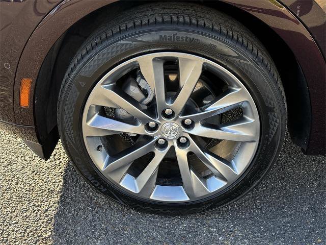 Used 2021 Buick Envision Avenir w/ Technology Package II image 11