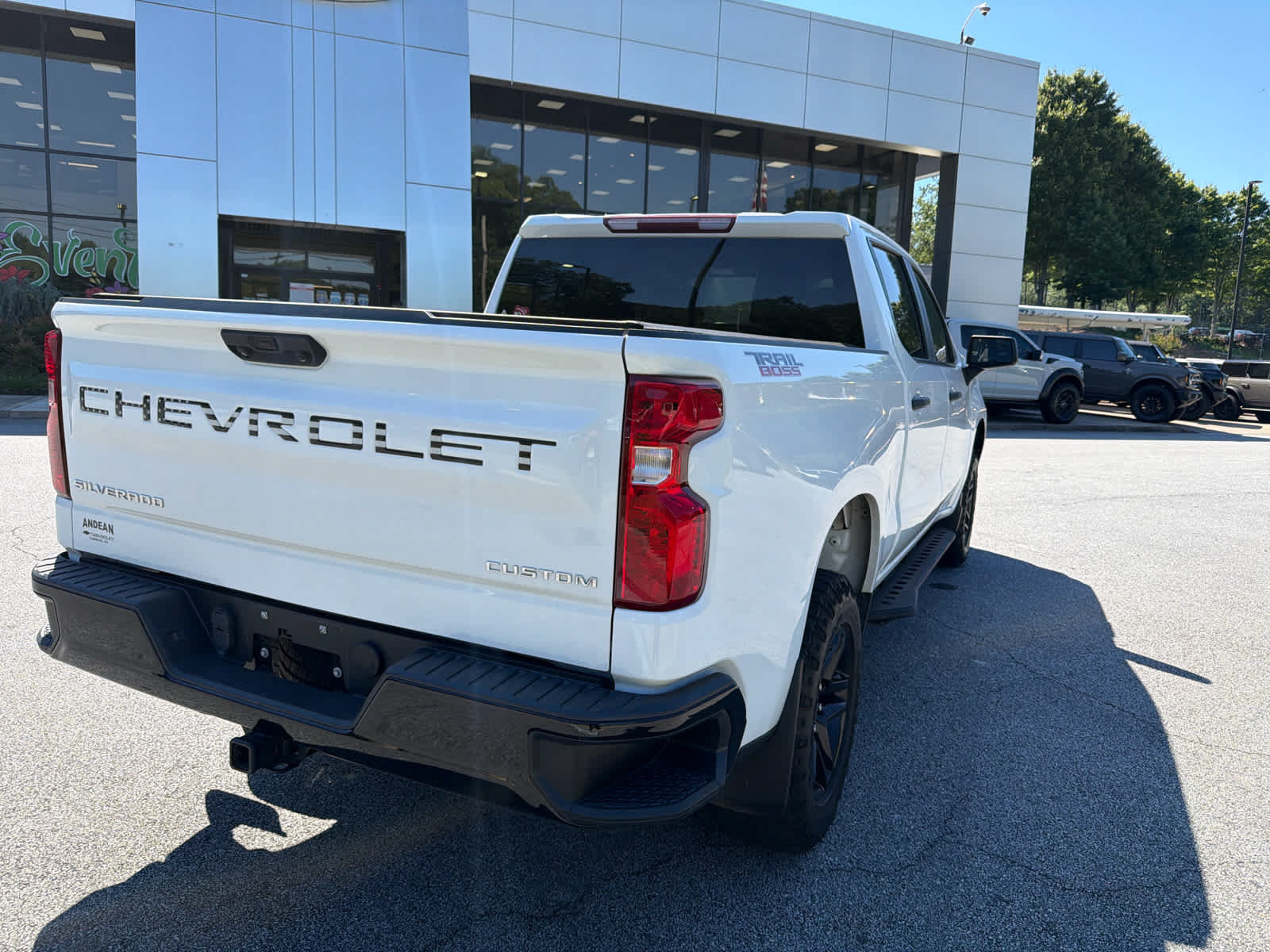Used 2022 Chevrolet Silverado 1500 Custom Trail Boss AWD/4WD image 4