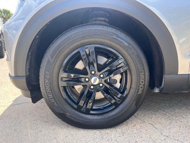 Certified 2024 Ford Explorer XLT image 11