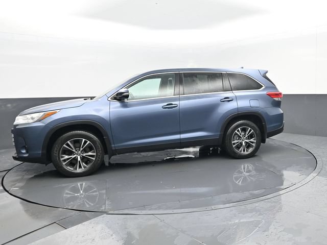 Used 2019 Toyota Highlander Plus AWD/4WD image 5
