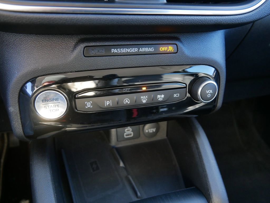 Certified 2024 Ford Escape Platinum image 24