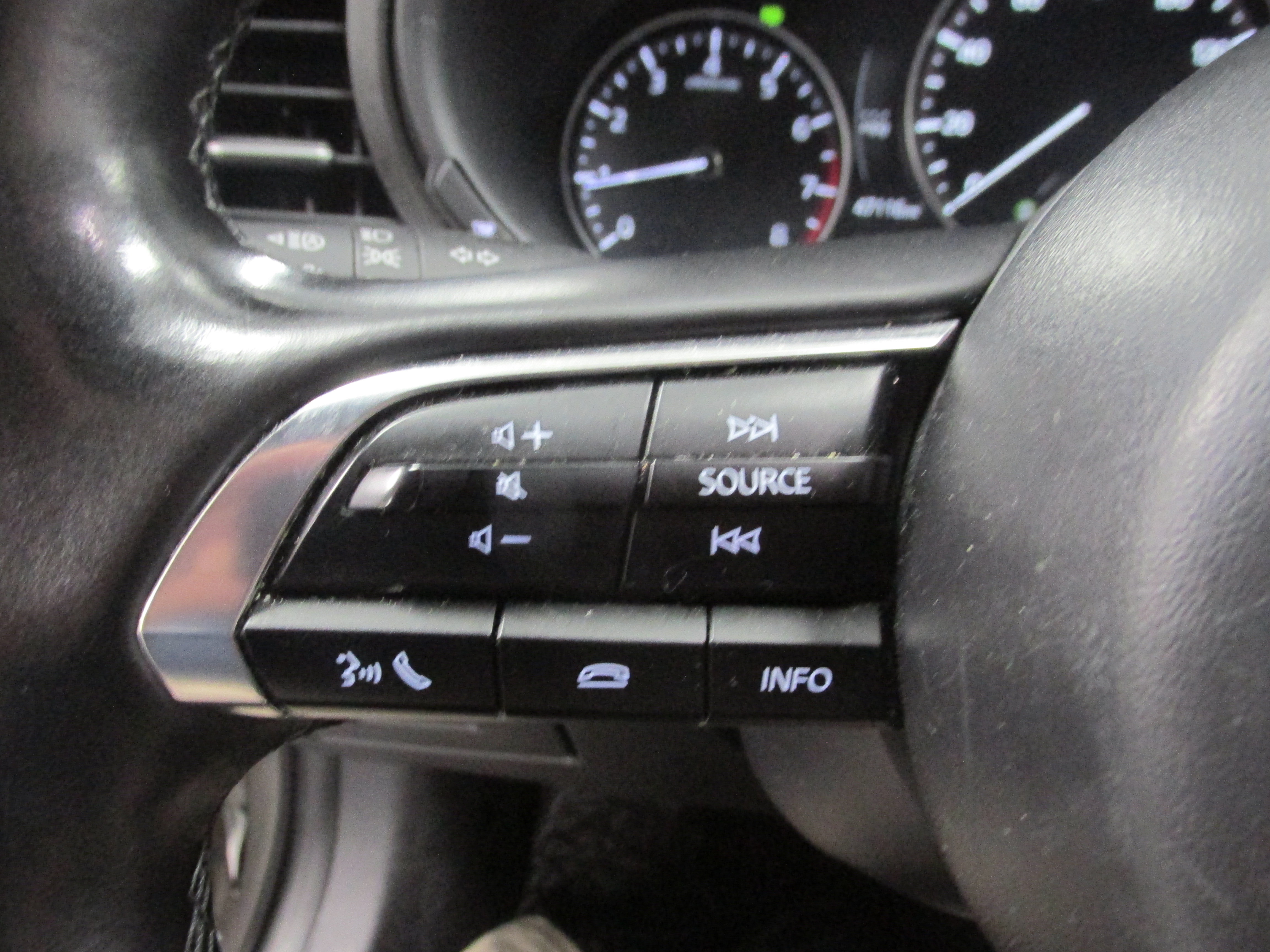 Used 2024 MAZDA MAZDA3 s FWD image 26