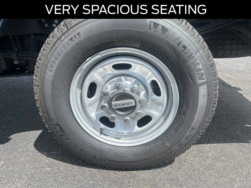 Certified 2025 Ford F250 XL AWD/4WD image 24