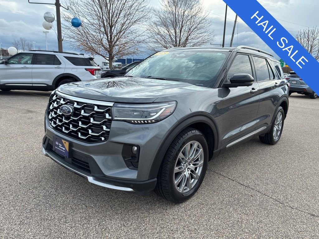 Certified 2025 Ford Explorer Platinum AWD/4WD image 4