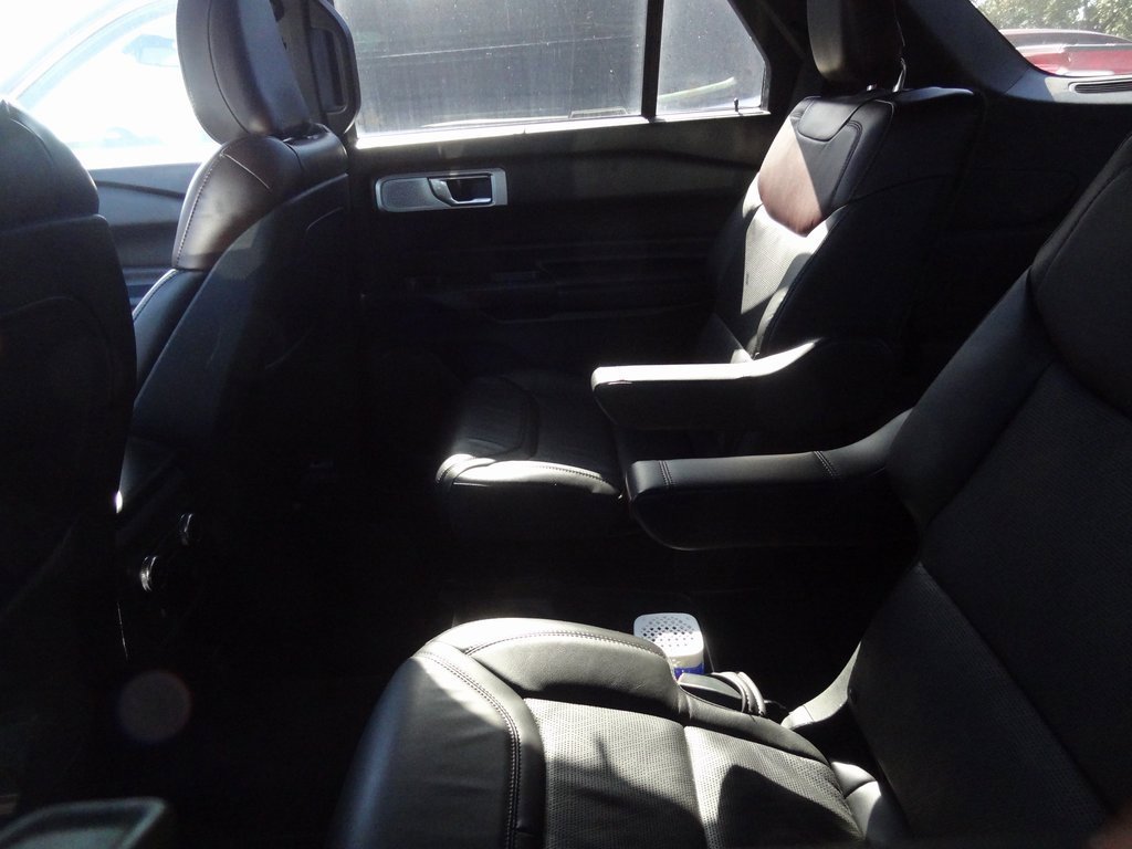 Certified 2020 Ford Explorer Platinum w/ Premium Technology Package image 8