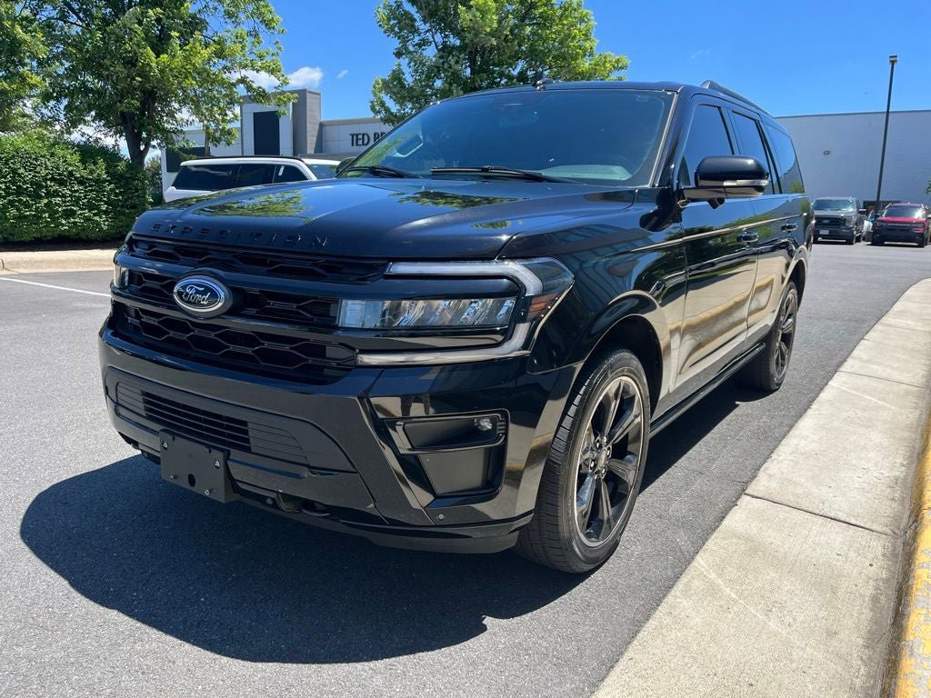 Certified 2023 Ford Expedition Limited AWD/4WD image 3