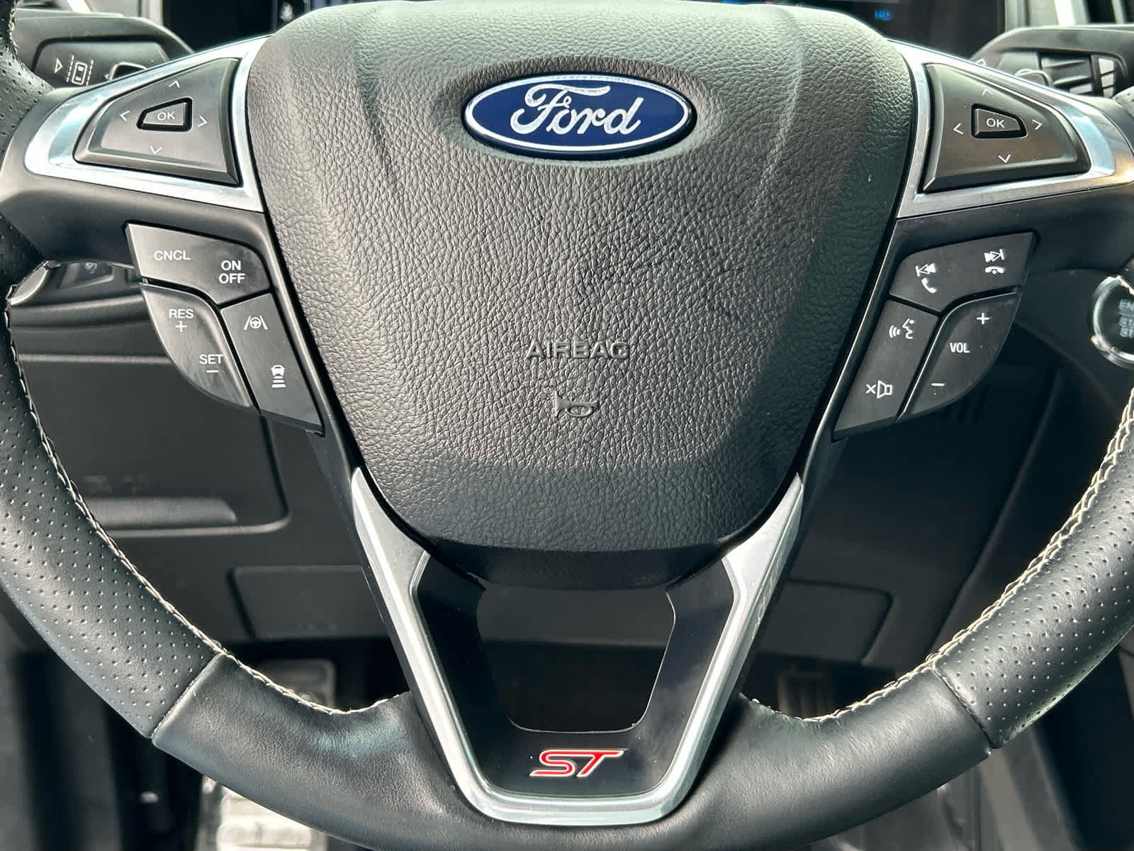 Certified 2022 Ford Edge ST w/ Equipment Group 401A image 35