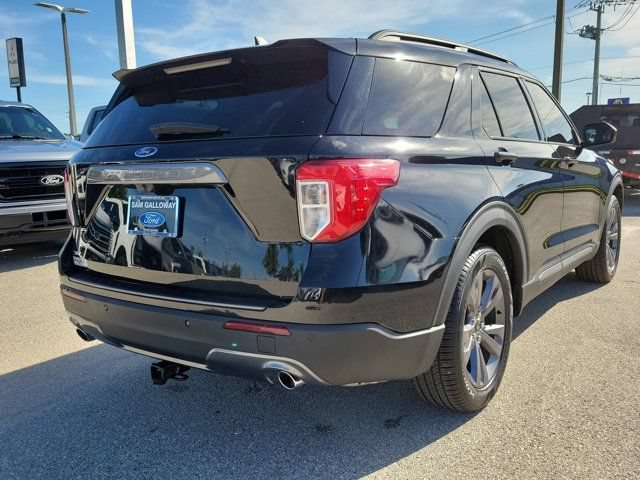 Certified 2023 Ford Explorer XLT w/ Equipment Group 202A RWD image 6