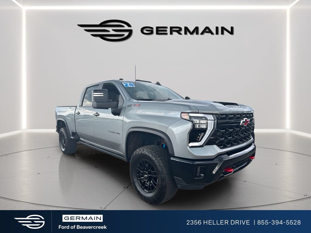 Used 2024 Chevrolet Silverado 2500 ZR2 w/ Technology Package AWD/4WD image 2