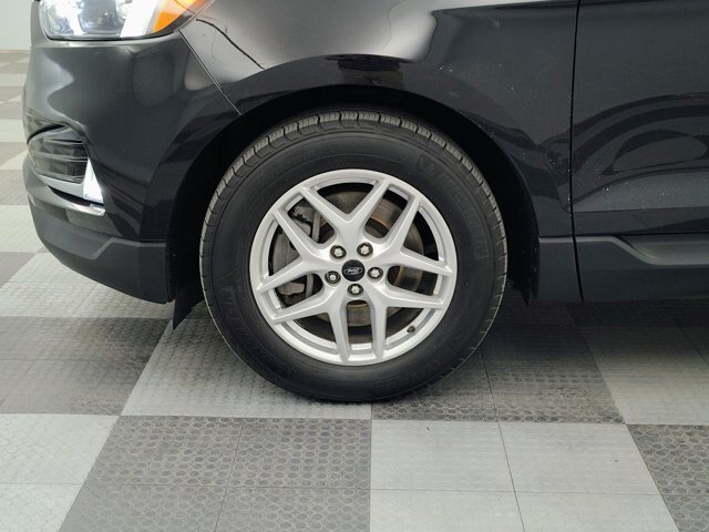 Certified 2024 Ford Edge SEL w/ Convenience Package AWD/4WD image 13