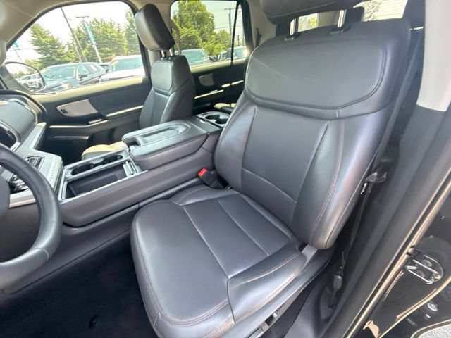 Certified 2025 Ford Expedition Active AWD/4WD image 17