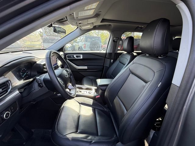 Certified 2023 Ford Explorer XLT w/ Equipment Group 202A AWD/4WD image 6