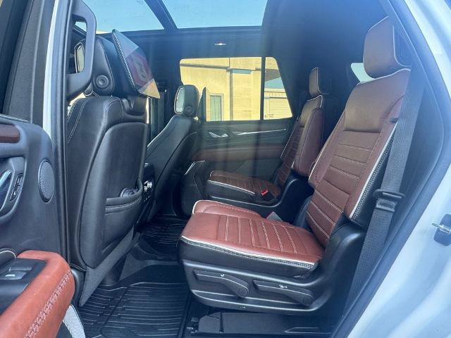 Used 2023 GMC Yukon Denali Ultimate AWD/4WD image 14