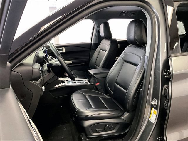 Certified 2022 Ford Explorer XLT w/ Equipment Group 202A AWD/4WD image 24