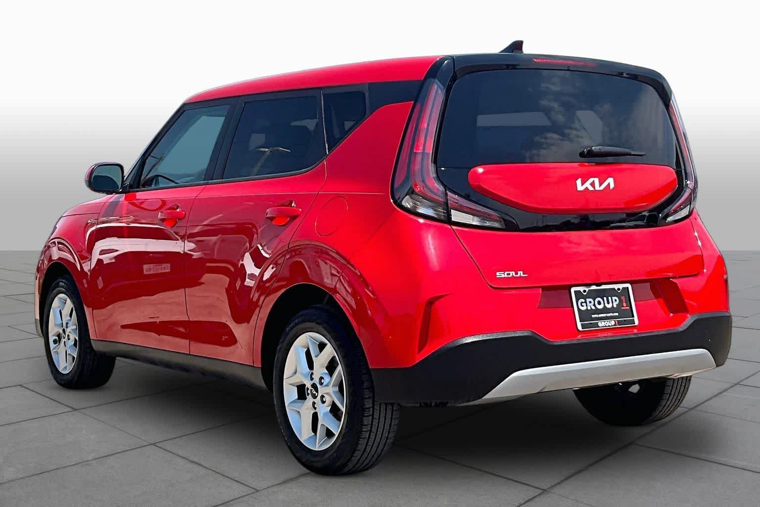 Used 2024 Kia Soul LX w/ Option Group 015 FWD image 12