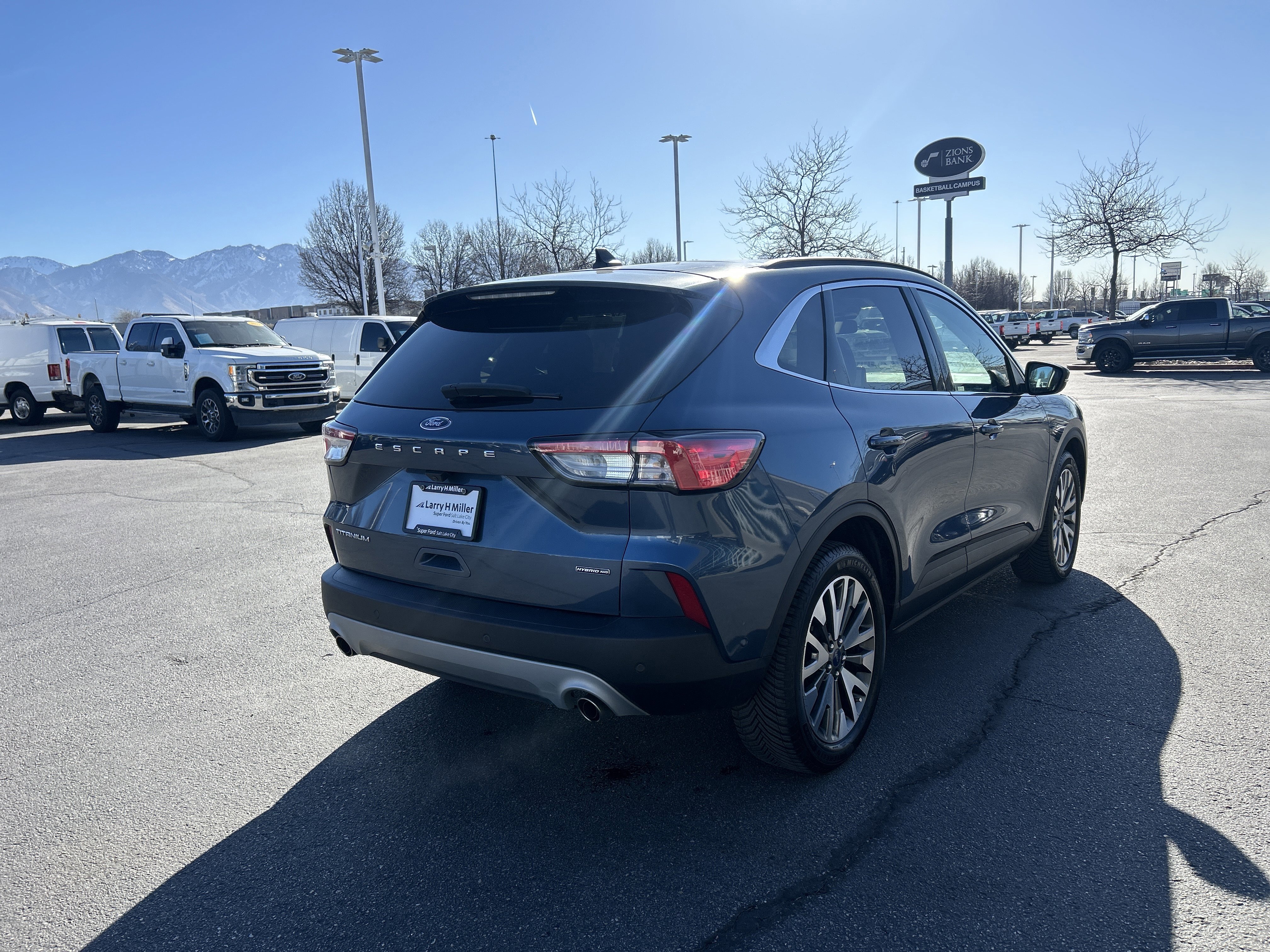 Certified 2020 Ford Escape Titanium w/ Titanium Premium Package 2.0 image 5