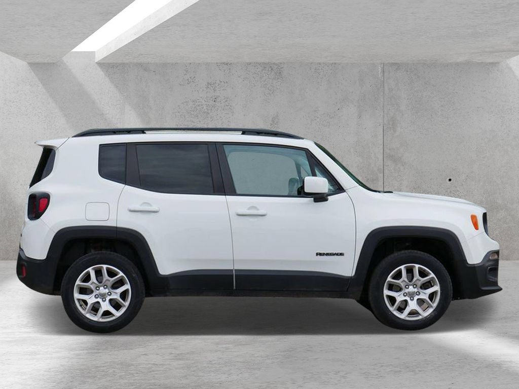 Used 2017 Jeep Renegade Latitude w/ Popular Equipment Group AWD/4WD image 2