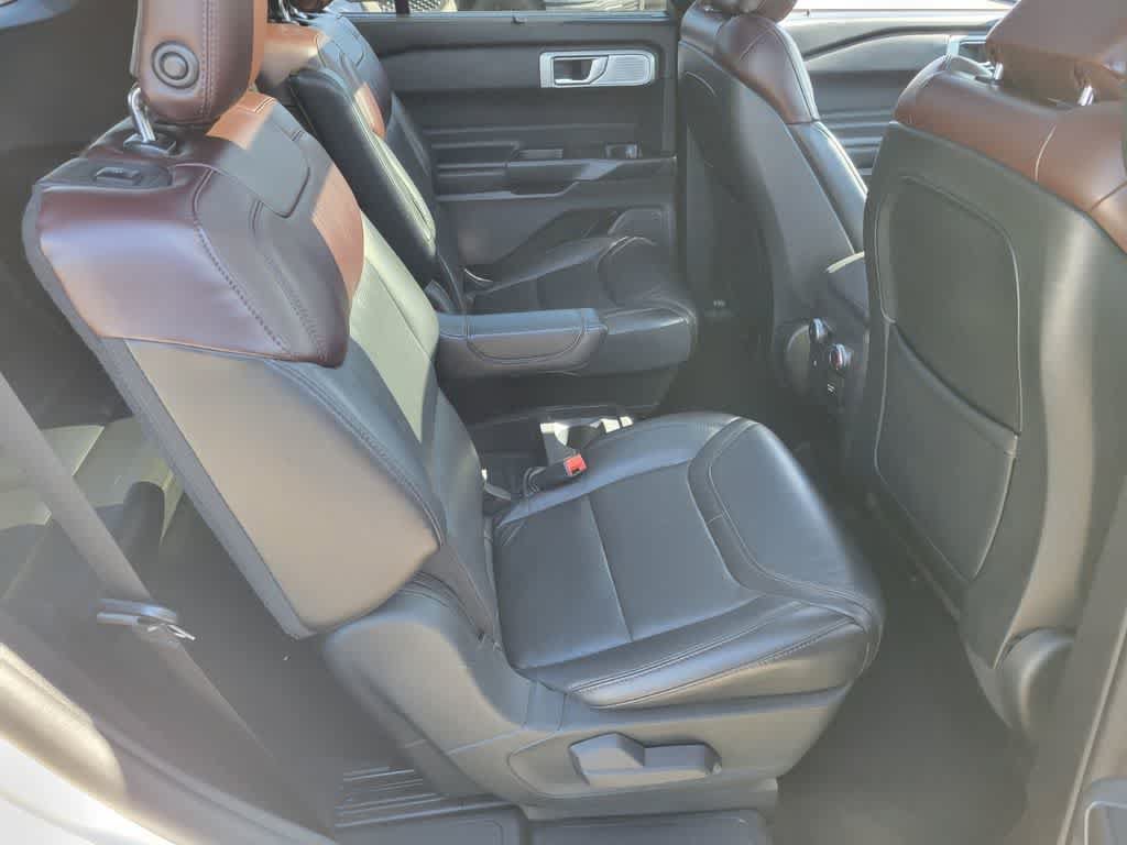 Certified 2020 Ford Explorer Platinum w/ Premium Technology Package AWD/4WD image 17