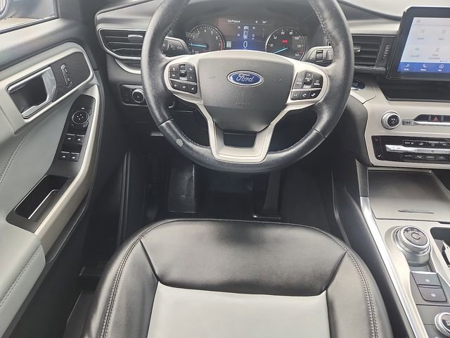 Certified 2023 Ford Explorer XLT w/ Equipment Group 202A image 9