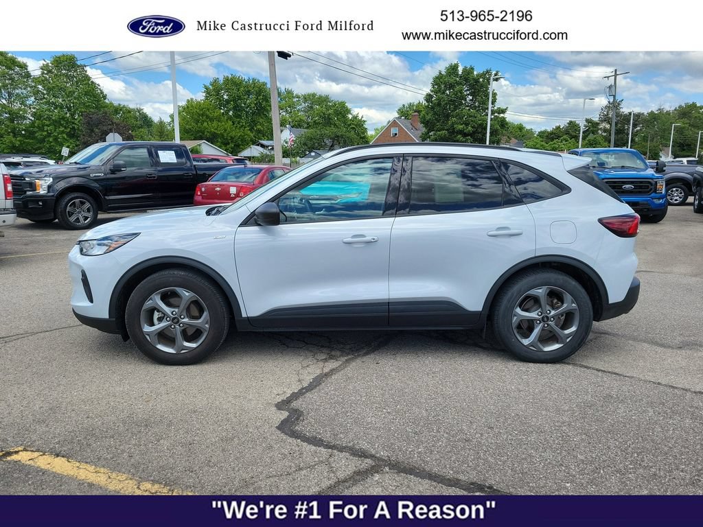 Certified 2025 Ford Escape ST-Line FWD image 2