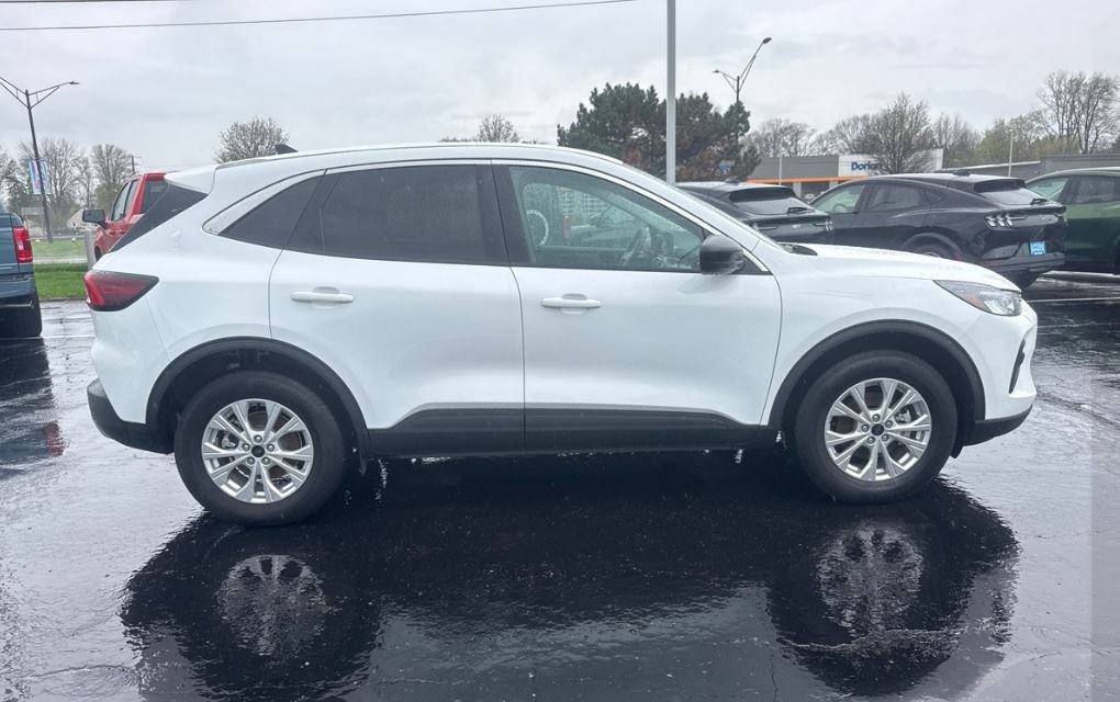 Certified 2023 Ford Escape Active AWD/4WD image 4
