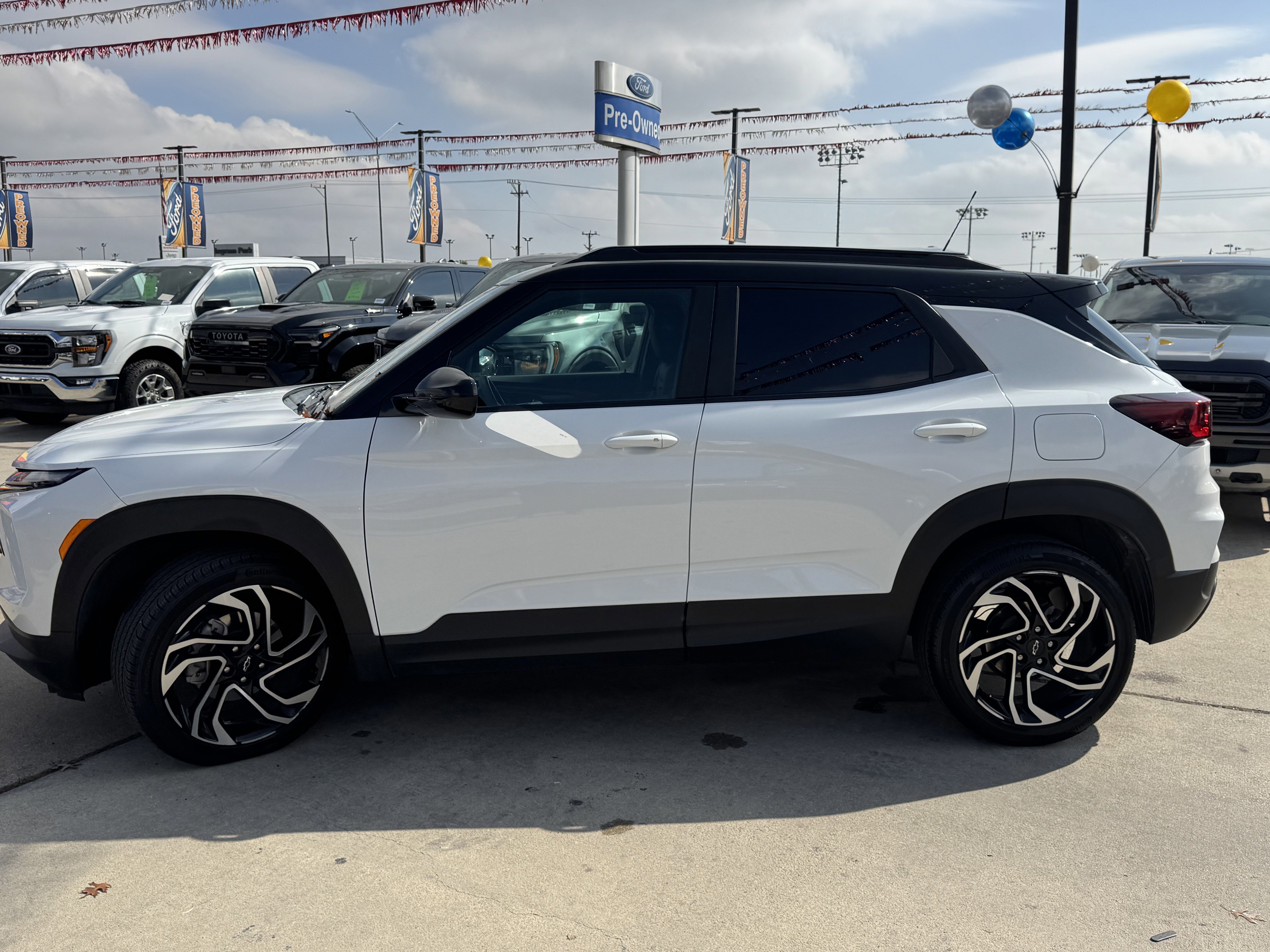 Used 2024 Chevrolet TrailBlazer RS w/ Driver Confidence Package image 7
