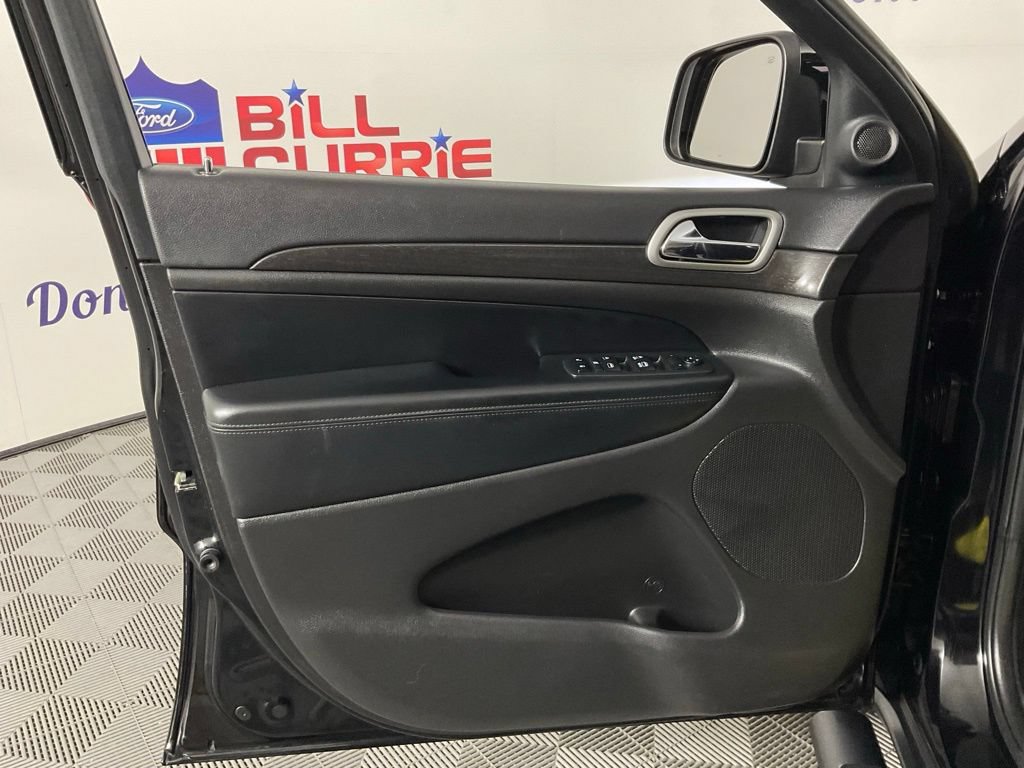 Used 2018 Jeep Grand Cherokee Laredo RWD image 12