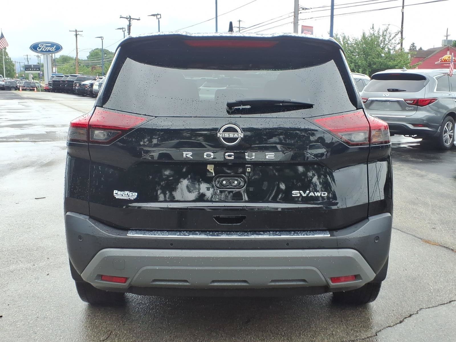 Used 2023 Nissan Rogue SV AWD/4WD image 4