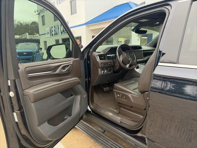 Used 2022 GMC Yukon XL Denali w/ Denali Premium Package image 17