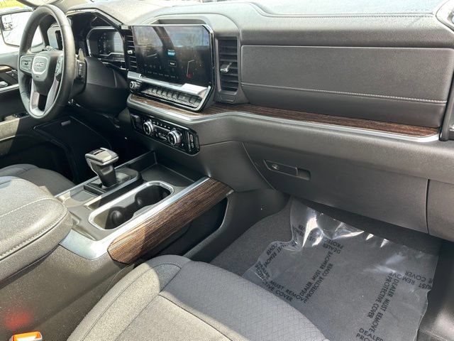 Used 2024 GMC Sierra 1500 Elevation w/ Preferred Package AWD/4WD image 9