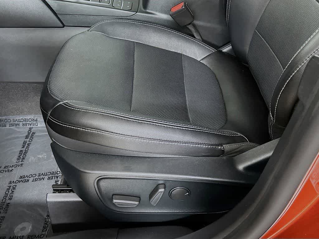 Certified 2020 Ford Escape Titanium AWD/4WD image 32