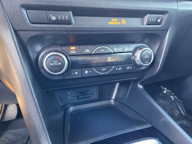 Used 2018 MAZDA MAZDA3 Touring FWD image 16