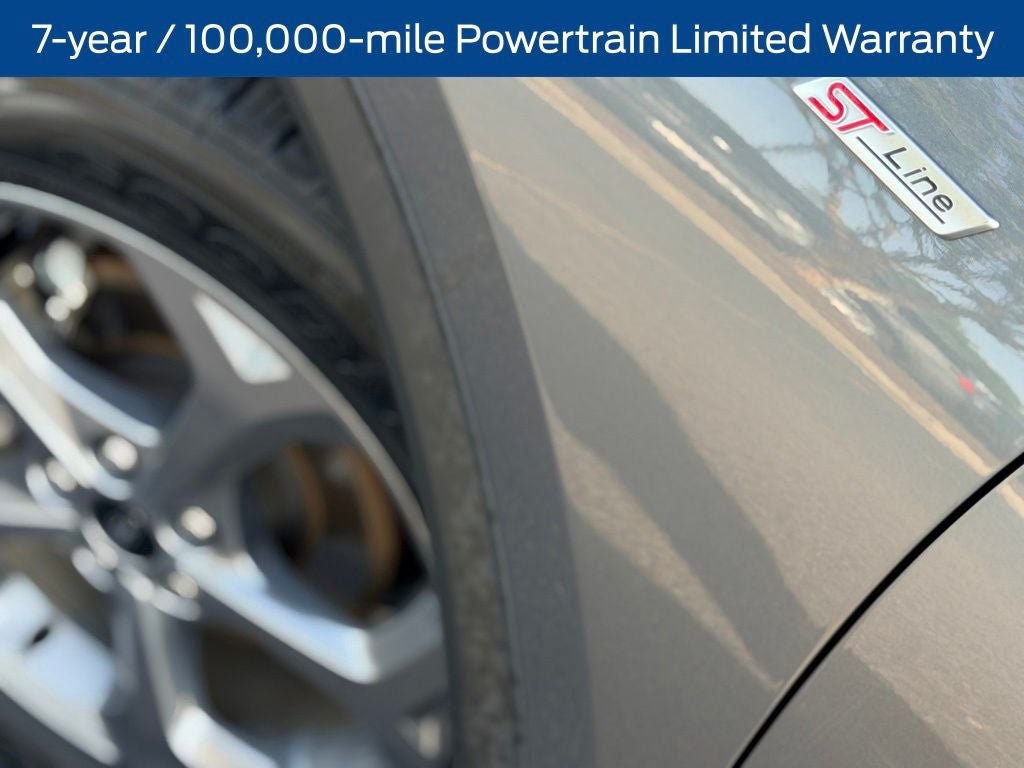 Certified 2025 Ford Escape ST-Line FWD image 4