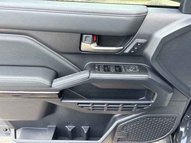 Used 2025 Toyota 4Runner Limited AWD/4WD image 25