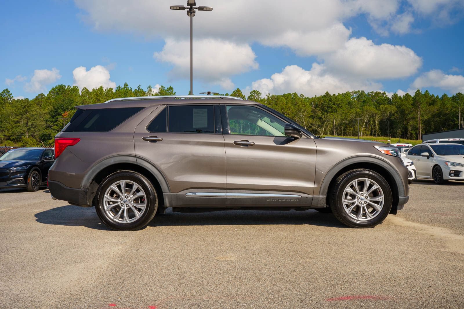 Certified 2021 Ford Explorer Limited AWD/4WD image 8