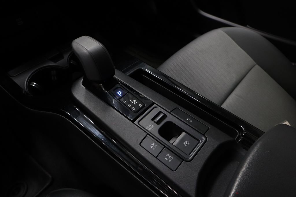 Used 2024 Toyota Prius LE image 33