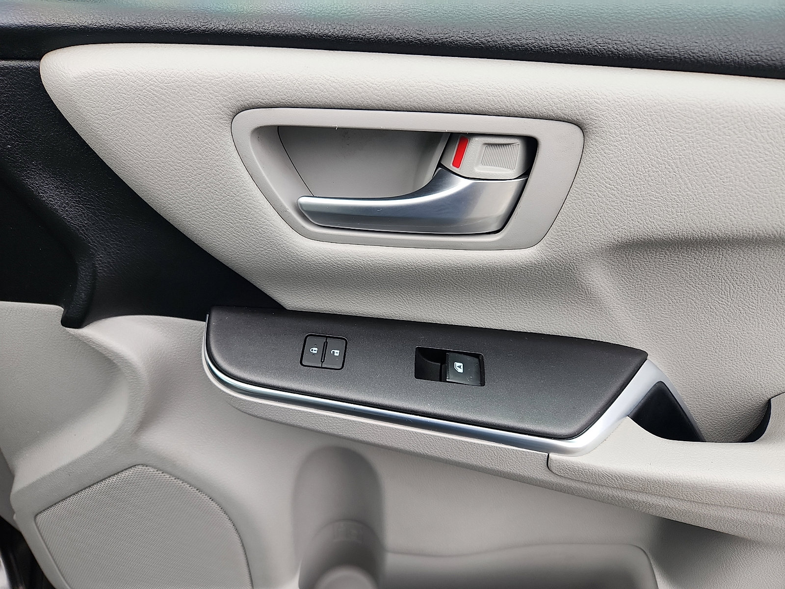 Used 2017 Toyota Camry LE image 35