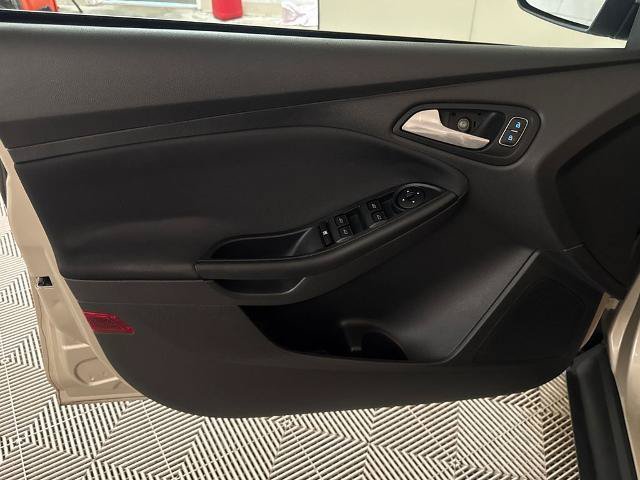 Certified 2018 Ford Focus SE FWD image 13