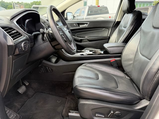 Certified 2018 Ford Edge Titanium w/ Technology Package AWD/4WD image 18