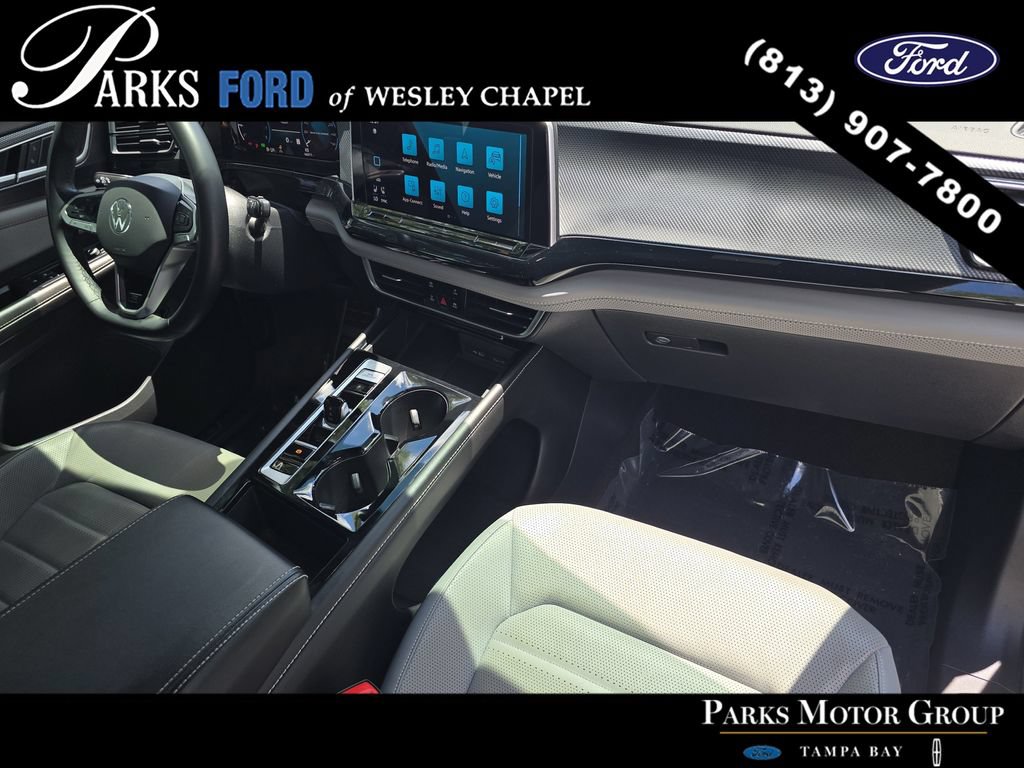 Used 2024 Volkswagen Atlas Cross Sport SEL R-Line AWD/4WD image 10