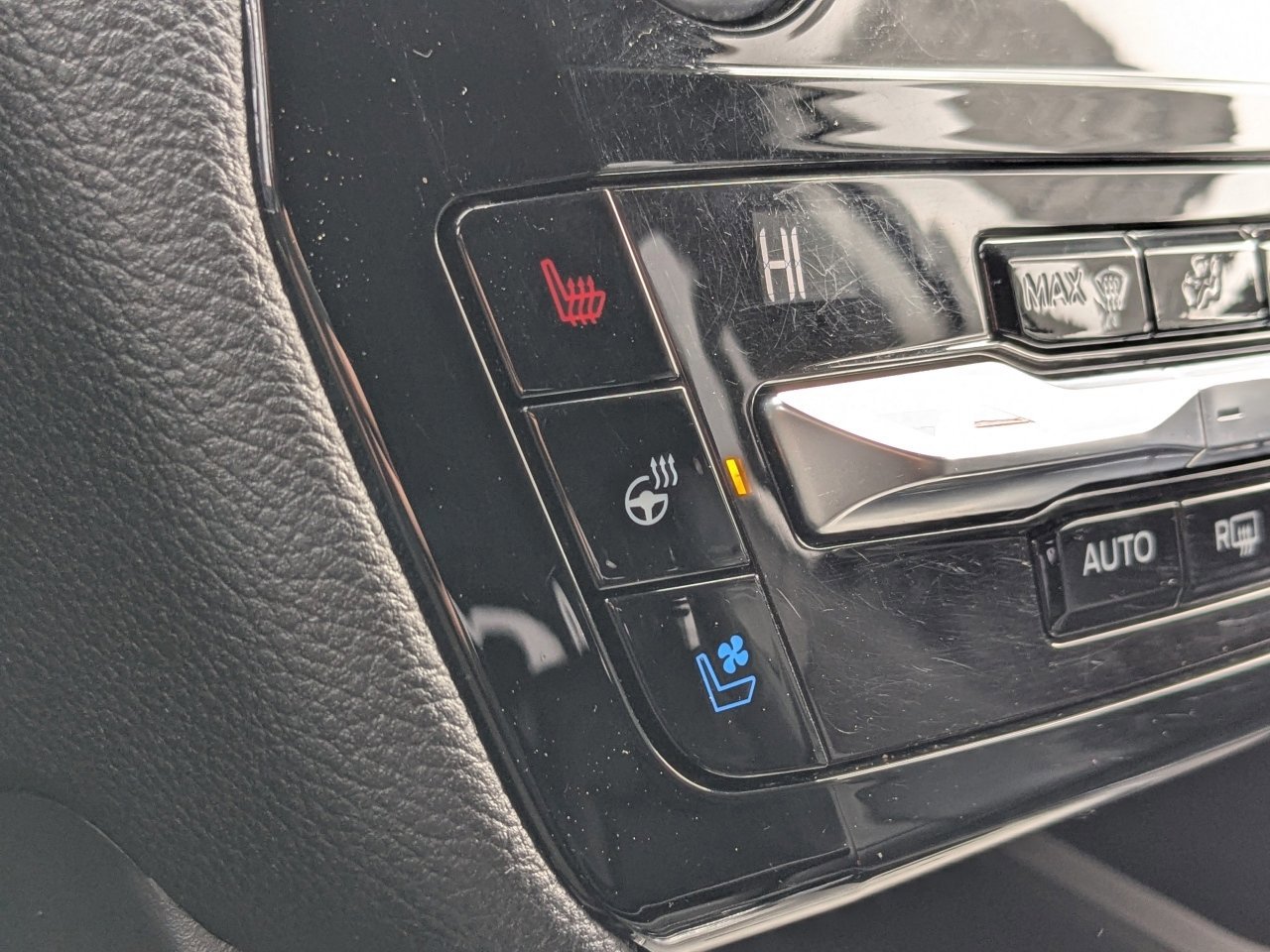 Certified 2021 Ford Explorer Limited w/ Equipment Group 301A image 30