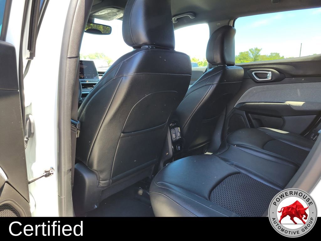Used 2024 Jeep Compass Latitude AWD/4WD image 15