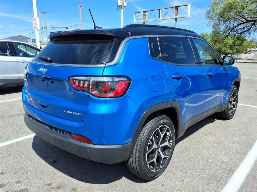 Used 2025 Jeep Compass Limited image 3